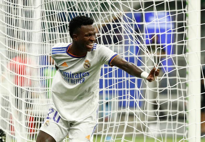  Vinicus Jr, người có phong độ cao khác trên hàng công Real Madrid, cũng có nhiều pha đi bóng lắt léo. Tuy nhiên ở các tình huống quyết định, cầu thủ người Brazil lại xử lý không chuẩn xác. 
