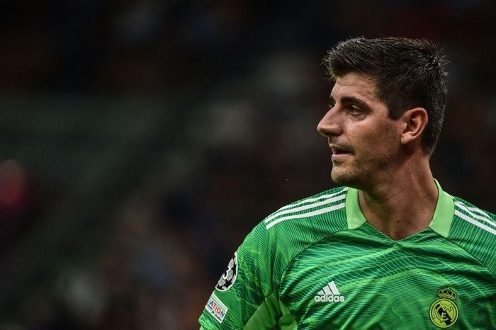  Người chơi hay nhất trận bên phía Real Madrid là thủ thành Courtois. Nếu không có thủ môn người Bỉ, lưới của Real nhiều khả năng rung lên ít nhất 2 lần từ các pha dứt điểm của Inter. Sự vững chắc của Courtois là điểm tựa lớn cho Real tại La Liga cũng như Champions League mùa này. 