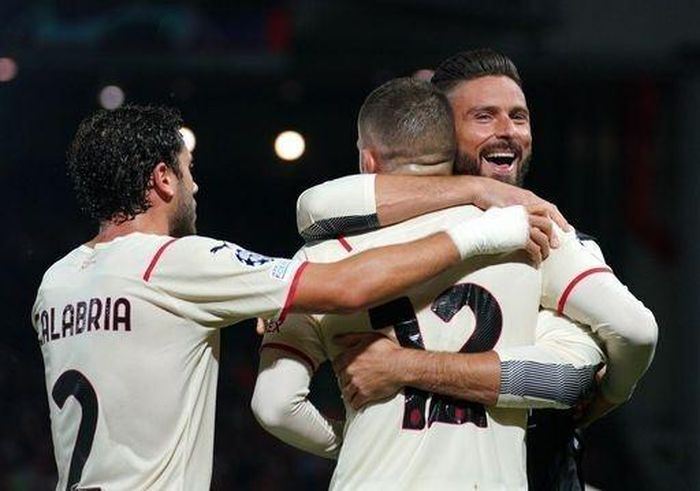 Rebic gỡ hòa 1-1
