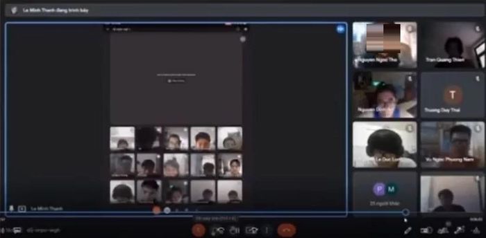 Giảng viên tra tên sinh viên để đuổi ra khỏi lớp học online sau khi sinh viên nhờ giảng lại.