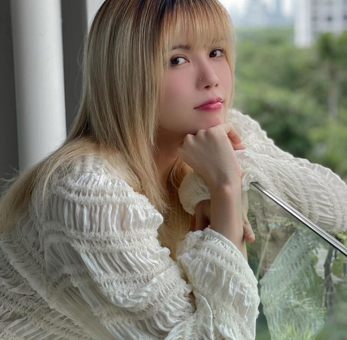 Không chỉ sở hữu thân hình nóng bỏng, nhan sắc xinh đẹp tựa búp bê của Thiều Bảo Trâm mỗi khi xuất hiện cũng khiến dân mạng không tiếc lời ngợi khen. 