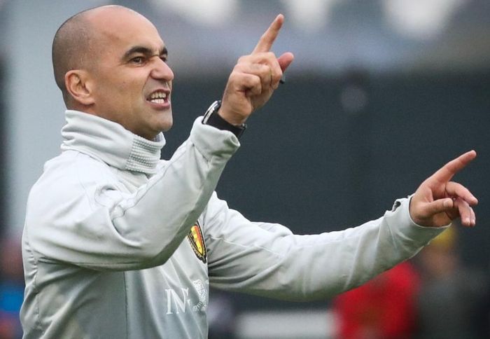  Theo Goal, Martinez còn hợp đồng đến hết World Cup 2022 tại tuyển Bỉ. Tuy nhiên, điều khoản đặc biệt cho phép Martinez tự giải phóng hợp đồng lúc này. Sau những thất bại liên tiếp ở World Cup 2018 và Euro 2020, đây là lúc cựu HLV Everton cần suy nghĩ nếu nhận cuộc gọi từ Barca. 