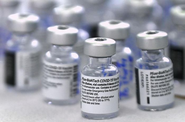 Vaccine phòng Covid-19 Pfizer/BioNTech. Ảnh: Reuters.
