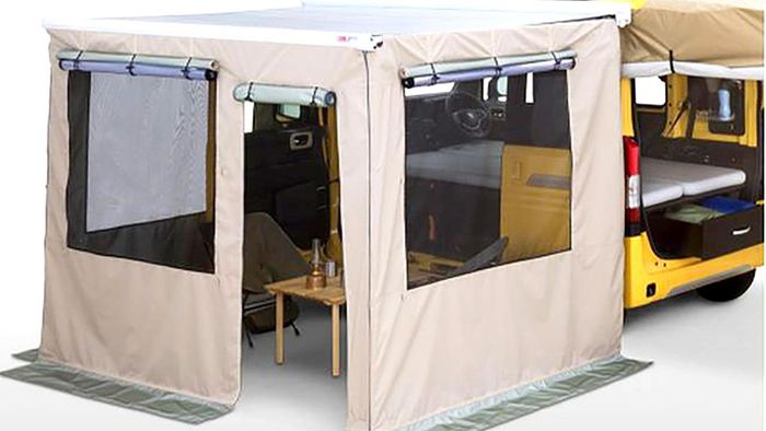 Là phiên bản đặc biệt của Honda N-Van, phiên bản Compo có được nhiều trang bị để phục vụ cho các chuyến dã ngoại, cắm trại. Đáng kể nhất là mái hiên lắp phía bên trái mui xe, có thể mở rộng tạo thành một mái che hoặc căn lều nhỏ.