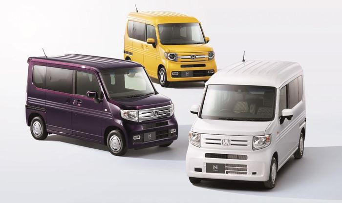 Tại Nhật Bản, Honda N-Van có giá khởi điểm khoảng 15.800 USD cho bản dẫn động một cầu, model 4WD và có gói an toàn Honda Sensing có giá từ 16.800 USD. Đi kèm với đó là tùy chọn động cơ xăng 660 cc hút khí tự nhiên có công suất 52 mã lực, động cơ tăng áp 660 cc sản sinh 63 mã lực.