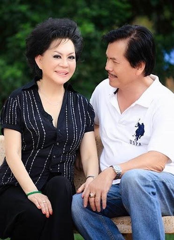 Danh ca và chồng trong cuộc sống đời thường (Ảnh: Internet)