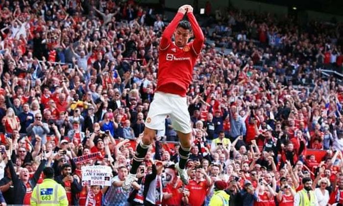 Ở tuổi sắp chạm ngưỡng 37, Ronaldo vẫn khiến cả làng bóng thế giới phải dõi theo bước chân anh