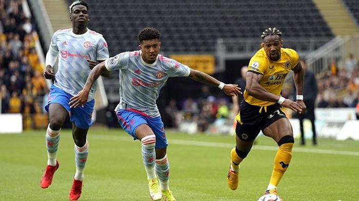 HLV Solskjaer nên để Sancho đá bên cánh phải