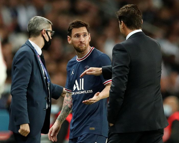 Thái độ của Messi khiến huấn luyện viên Mauricio Pochettino bỗng dưng bị người hâm mộ trách móc. Ảnh: Reuters.