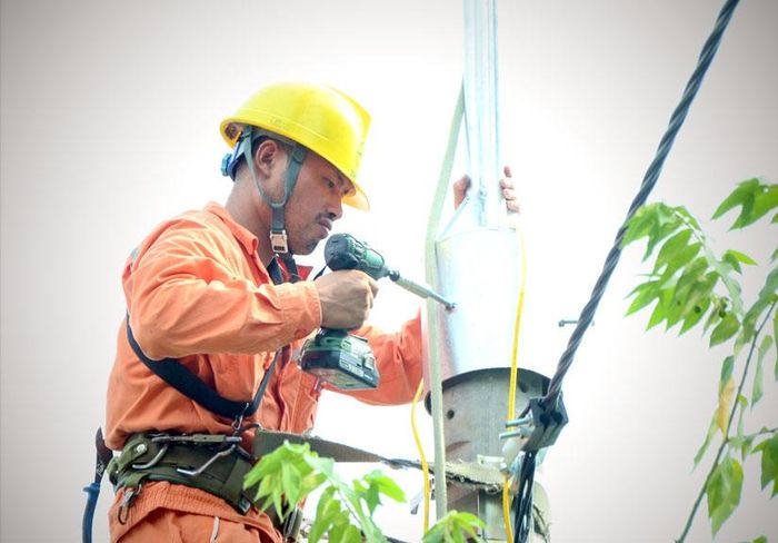 Lắp đặt điện chiếu sáng.