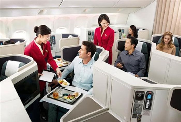 Bạn nên cư xử lịch sự với các tiếp viên hàng không.