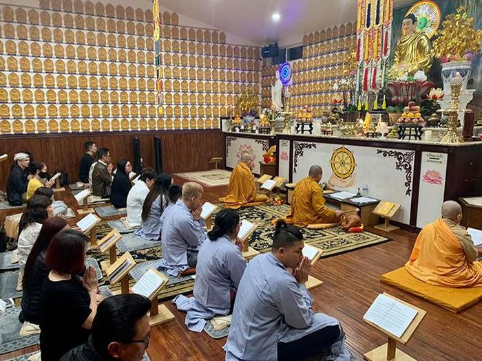 Buổi lễ cầu siêu cho Phi Nhung tại Mỹ