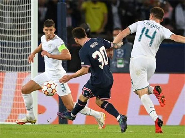 Messi lập siêu phẩm để có bàn thắng đầu tiên cho PSG