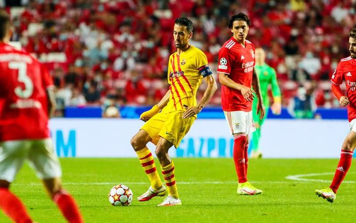 Busquets hoạt động không mấy hiệu quả ở trung tuyến
