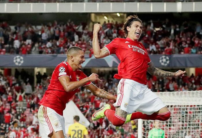 Darwin Nunez ấn định chiến thắng 3-0 cho Benfica trên chấm penalty