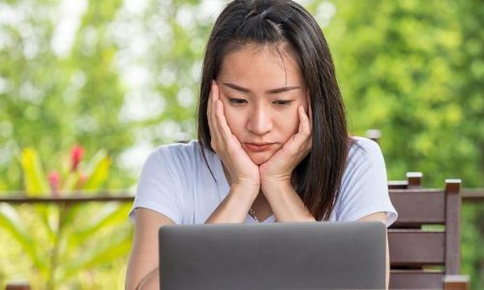 Thẳm sâu trong sự nghi ngờ. kiểm soát thực ra lại là sự bất an của chính mình