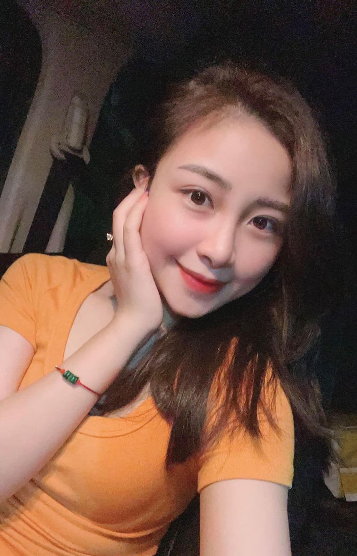Sự thẳng thắn của Nhật Linh được cư dân mạng cổ vũ. Nhiều người cho rằng nhân vật kia đã có định kiến ác ý đối với việc các cầu thủ có vợ và sinh con.
