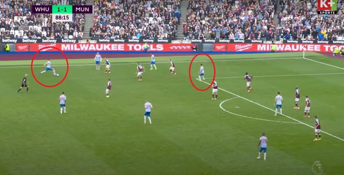  Matic chuyền xuyên tuyến cho Lingard ghi bàn ở trận gặp West Ham. 