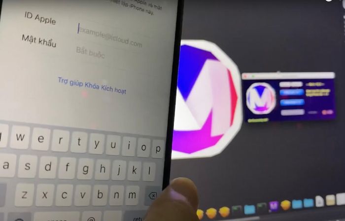  Phần mềm "mBypass" do Nhâm Hoàng Khang tạo ra để bẻ khóa iCloud trên iPhone.