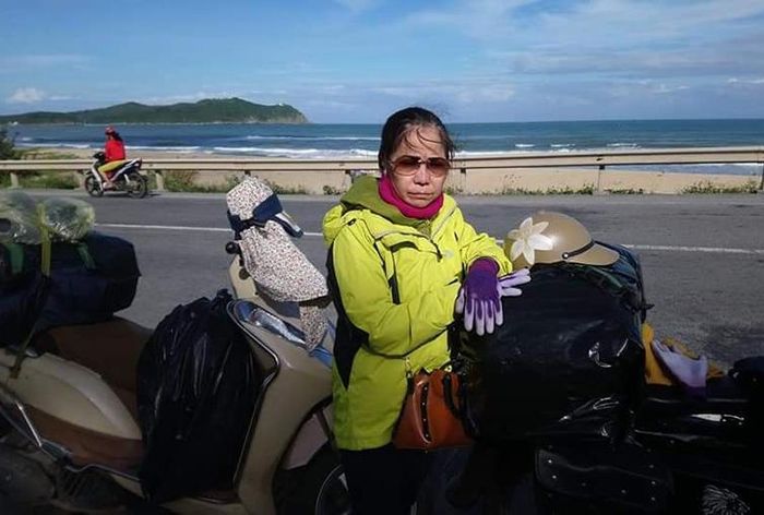 Theo lời ông Văn, bà Thủy cũng là người rất thích đi phượt, "rủ là đi".