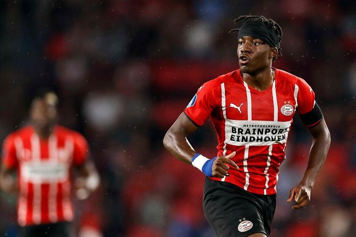 Chelsea quan tâm Madueke
