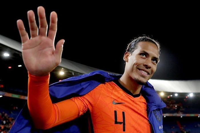 Van Dijk là người châm ngòi cho cơn mưa bàn thắng mà Hà Lan trút vào lưới đội khách, với pha đánh đầu chính xác từ quả phạt góc của Depay
