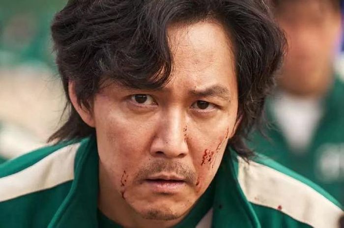 Tài tử Lee Jung Jae (số 456) sống sót trong Squid game 