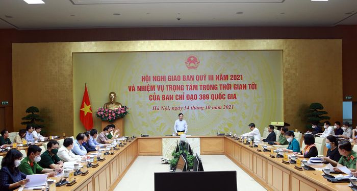Phó Thủ tướng Phạm Bình Minh yêu cầu các lực lượng chức năng tăng cường kiểm tra, kiểm soát, xử lý hàng hóa không rõ nguồn gốc, hàng kém chất lượng, hàng giả, hàng nhập lậu... Ảnh: VGP/Hải Minh 
