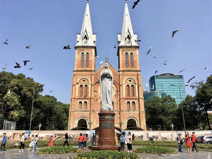 Nhà thờ Đức Bà, quận 1, TP.HCM.
