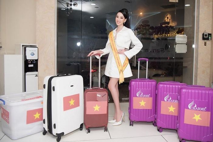 Người đẹp sinh năm 1998 sở hữu vẻ đẹp sắc sảo và số đo 3 vòng lý tưởng.