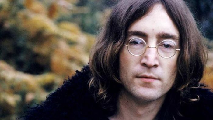 Với "Strawberry Fields Forever", John Lennon đã làm một cuộc phân tâm học về chính mình