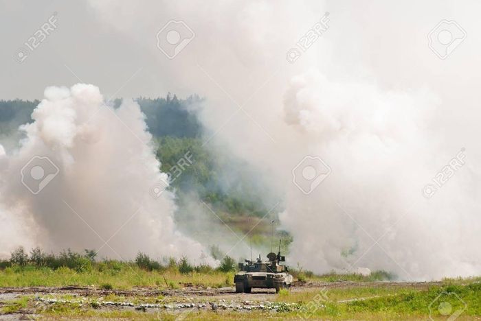 Điều quan trọng nhất, màn khói này không như những màn khói bình thường, mà là lớp màn khói dạng khí dung, tia laser không thể xuyên thủng; có thể “làm mù” hệ thống dẫn đường bằng laser, được lắp đặt trong đầu đạn của tên lửa.
