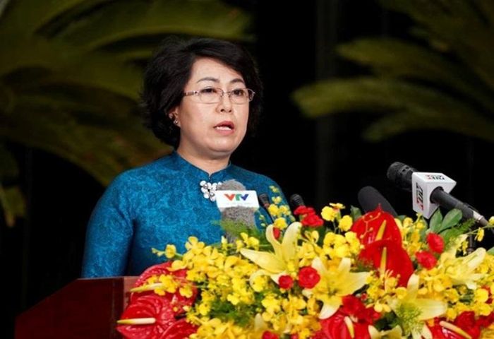 Chủ tịch Ủy ban MTTQ Việt Nam TPHCM Tô Thị Bích Châu báo cáo tại kỳ họp
