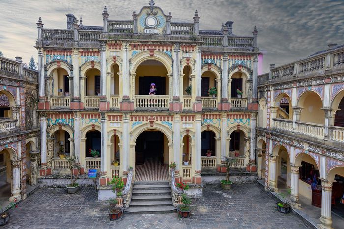 Dinh thự bề thế trên cao nguyên Bắc Hà.