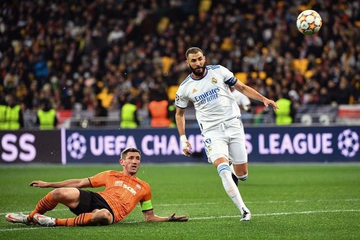Benzema thi đấu nổi bật trận này. Tiền đạo người Pháp là người ấn định chiến thắng 5-0 cho Real ở cuối trận