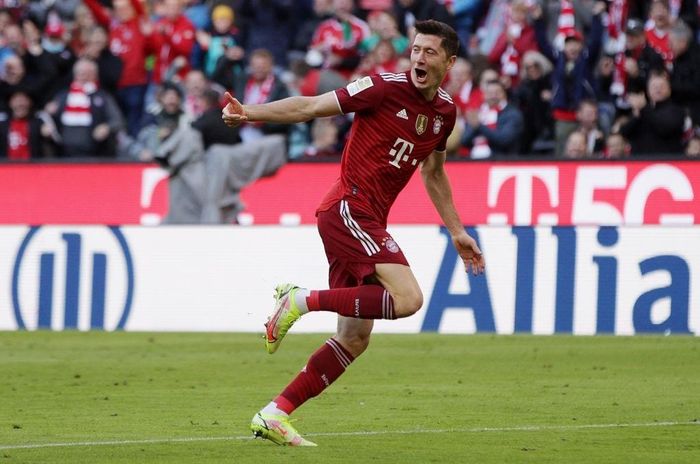  Từ đầu năm 2021, Lewandowski đã ghi 34 bàn trong 26 trận tại Bundesliga. Đây cũng là kỷ lục ghi bàn của cá nhân anh trong năm dương lịch. Tiền đạo người Ba Lan còn 2 tháng để chạm đến kỷ lục của huyền thoại Gerd Muller (42 bàn trong năm 1972). 