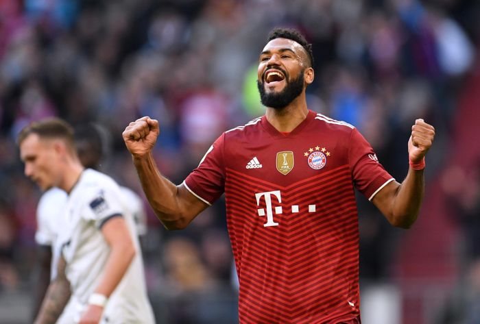  Bayern giảm nhịp độ trận đấu trong nửa thời gian hiệp 2 rồi bất ngờ tăng tốc từ khi Choupo-Moting vào sân ở phút 65. "Siêu dự bị" của đội chủ nhà sớm để lại dấu ấn với tình huống không chiến nâng tỷ số lên 3-0 ở phút 82. 