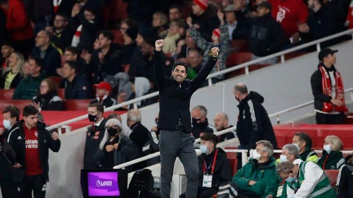 Arsenal đã cân bằng điểm số với MU