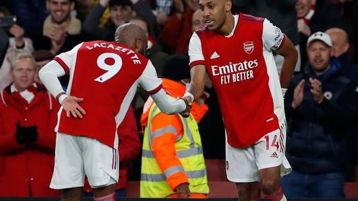 Arsenal đánh bại Villa 3-1 ở trận đấu sớm vòng 9