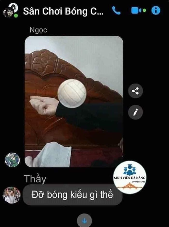 Một động tác đỡ bóng lạ lẫm mà ngay cả thầy cũng chẳng biết gọi là gì.