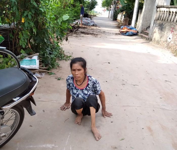 Bà Phan Thị Hải bị tàn tật, sống độc thân đang cần sự giúp đỡ để có chỗ ở