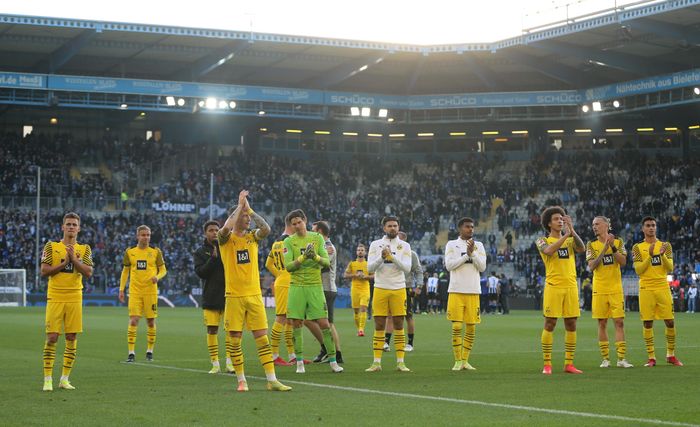  Thắng trận 3-1, Dortmund tạm để lại phía sau thất vọng ở Champions League khi hồi giữa tuần, họ thua Ajax 0-4. 3 điểm có được trước Bielefeld giúp Dortmund bám đuổi Bayern Munich trên BXH Bundesliga với 1 điểm ít hơn. 