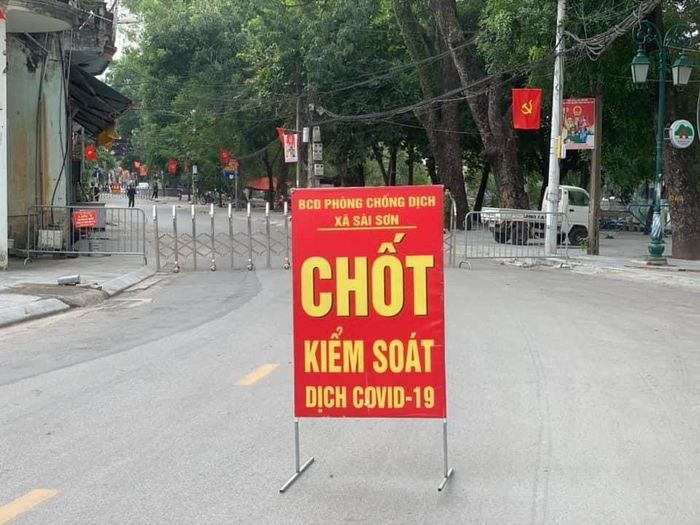  Huyện Quốc Oai, Hà Nội phong tỏa tạm thời khu vực có ca F0 được phát hiện ngày 24/10 trên địa bàn (ảnh: Nguyễn Nga).