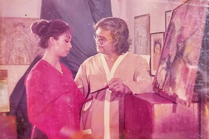 Lê Y Lan và NSND Lâm Tới trong phim Chân dung màu đỏ (1989), phim đầu tay mà Trần Cảnh Đôn tham gia tuyển diễn viên (casting) 