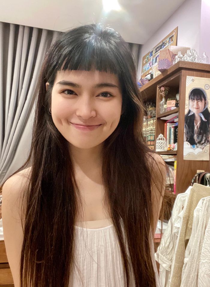 Đỗ Khánh Vân sinh năm 1995, là hot girl được biết đến rộng rãi khi đảm nhận vai Trà Long trong bộ phim điện ảnh đình đám Mắt Biếc.