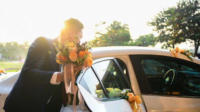  16h45, tôi về đến nhà chồng. Những ngày này nắng đẹp, thời tiết rất ủng hộ. Đặt chân xuống xe, tôi có cảm giác như một trang mới của cuộc sống chuẩn bị mở ra. 