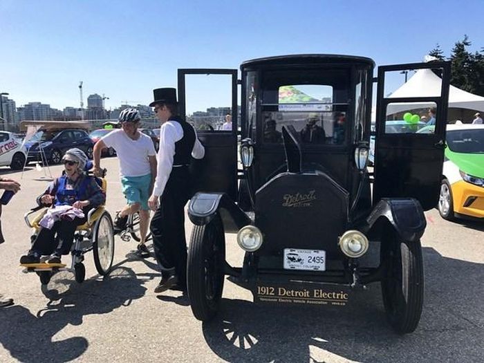 Chiếc Detroit Electric Model 31 sản xuất năm 1912 hiện vẫn có thể chạy tốt