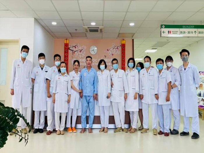 3 tháng trước, Công Lý nhập viện sau khi bị trượt chân ngã tại nhà riêng. Theo Ngọc Hà, cô không chia sẻ quá nhiều thông tin về sức khỏe của chồng bởi Công Lý không muốn mọi người phải lo lắng, bận tâm quá nhiều cũng như không muốn xuất hiện với vẻ mặt mệt mỏi trước công chúng. Ảnh: FB Ngọc Hà