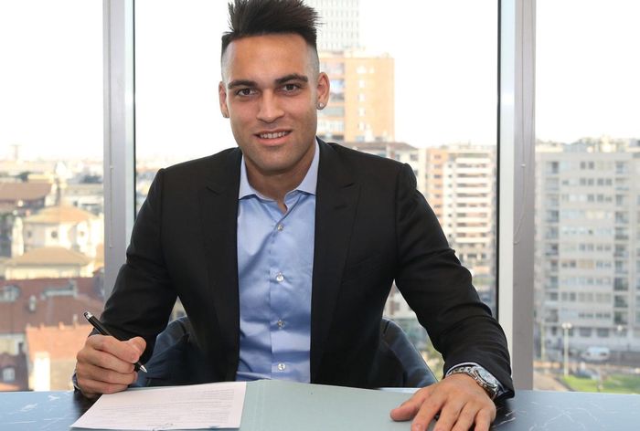Lautaro Martinez hoàn tất gia hạn với Inter
