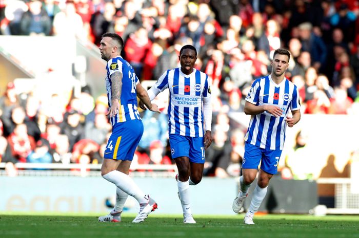  Brighton chơi sòng phẳng với Liverpool ngay tại Anfield. Ảnh: Reuters. 